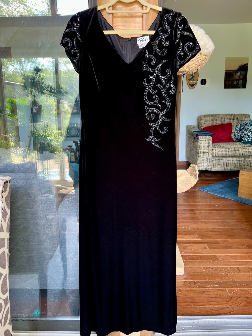 Vintage Black Velvet V-Neck Evening Dress
